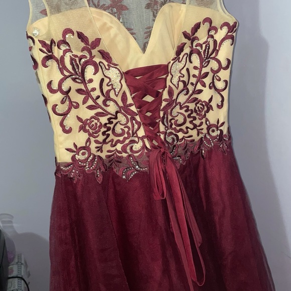 CLARISSE DRESS DIPPED IN SWAROVSKI CRYSTALS. - Picture 6 of 7